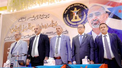 زيارة الرئيس الزُبيدي إلى لحج.. الجنوب يرتب أوراقه لمواجهة تحديات المرحلة المقبلة 