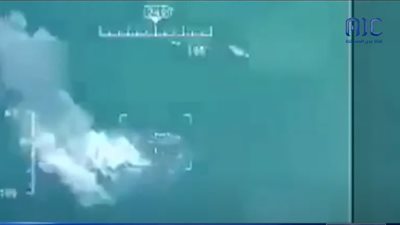 مقتل 10 حوثيين بقصف المروحيات الأمريكية لزوارق المليشيا