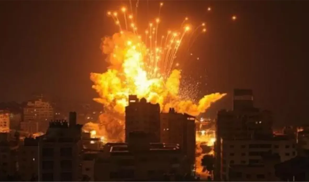 من الضربات على مواقع