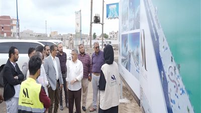 لملس يتفقد سير العمل بمشروعي تأهيل كورنيش الشهيد جعفر وشلالات العقبة 