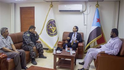 السقاف يناقش مع حرس المنشآت آلية تأمين ديربي العاصمة عدن