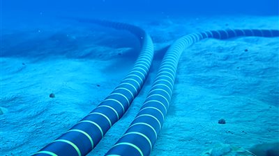 إقرار حكومي بفشل انتزاع السيطرة على الكابلات البحرية 