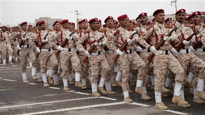 الكلية الحربية بعدن تشهد حفل تخرج الدفعة الثانية بحضور وزير الدفاع