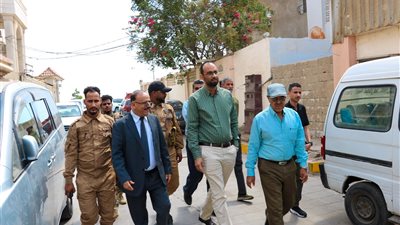 وزير النقل يتفقد سير العمل والانضباط في هيئة الطيران ويعقد اجتماعاً بقيادتها