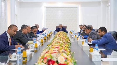 الرئيس الزُبيدي يترأس اجتماعا للقيادة التنفيذية العُليا بالمجلس الانتقالي الجنوبي