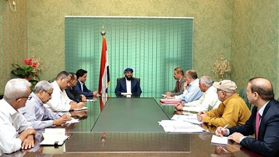 النائب المحرّمي يشيد بجهود اللجنة الفنية الخاصة بمتابعة مشاريع الكهرباء بعدن