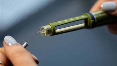 أعراض انخفاض وارتفاع مستوى السكر في الدم