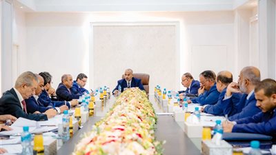 الرئيس الزُبيدي يرأس الاجتماع الثالث للجنة العُليا للموارد السيادية والمحلية