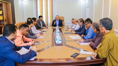 وزير النقل يشدد على أهمية تنفيذ الإصلاحات الحكومية لضمان تدفق الموارد إلى البنك المركزي