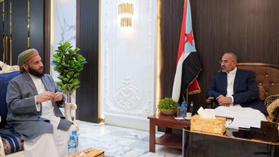 الرئيس الزُبيدي يطّلع على سير العمل في وزارة الأوقاف والإرشاد