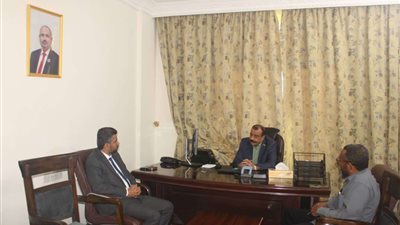 النائب بن بريك يطلع على الأنشطة والبحوث الزراعية بساحل حضرموت  