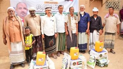 انتقالي مديرية سيئون يدشن توزيع السلال الغذائية على الأسر المحتاجة في المديرية