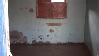 مياه السيول تغمر منازل المواطنين في الشقعة بتبن لحج