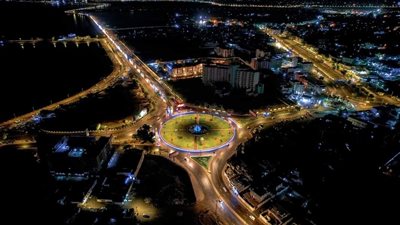 استقرار أمني وخطط تنموية واقتصادية تشهدها العاصمة عدن وناشطون يدعون لضمان استمرارها 