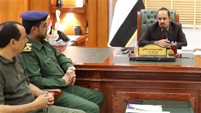 محافظ حضرموت يطلع على عمل إدارة مكافحة المخدرات والأحوال المدنية بالساحل