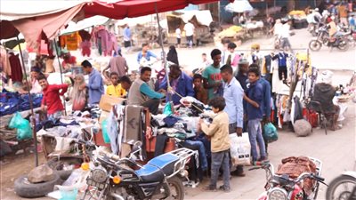 ارتفاع أسعار الملابس بالضالع تعكر فرحة الأهالي بالعيد 
