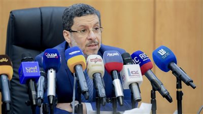 من حضرموت.. رئيس الحكومة يكشف عن الخسائر الاقتصادية توقف تصدير النفط 