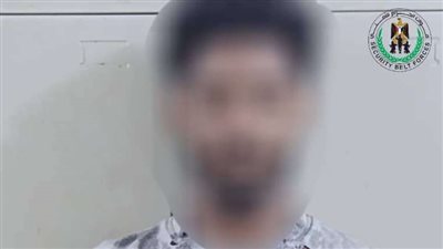  الحزام الأمني في عدن يلقي القبض على متهم بتفجير قنبلة يدوية في حي القاهرة