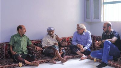 الكثيري يزور المناضل الأكتوبري اللواء عمر النوحي ويعبر عن تقدير الانتقالي لمسيرته النضالية