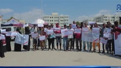 وقفة طلابية بجامعة حضرموت للمطالبة بتحسين جودة الخدمات الطلابية