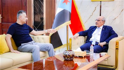 الكثيري يناقش مع الجاوي جهود تعزيز عمل السلطة المحلية بمديرية المعلا