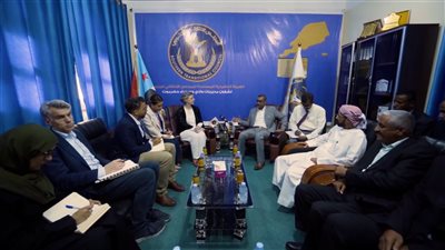 انتقالي وادي حضرموت يبحث مع وفد المبعوث الأممي الأزمات الأمنية والخدمية بالوادي