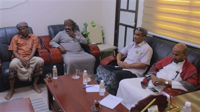 رئيس كتلة وادي حضرموت يناقش أوضاع مؤسسة الكهرباء بالوادي