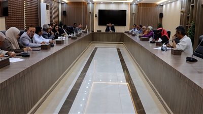 الوزير السقطري يؤكد على ضرورة تنفيذ مشاريع استراتيجية لمواجهة التغير المناخي