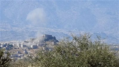 استشهاد طفل وإصابة والده جراء تعرض منزلهم لقصف حوثي شمال الضالع