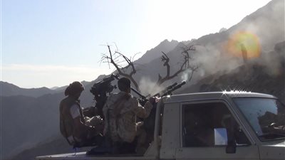 القوات الجنوبية تقصف ثكنات ومواقع الحوثيين في ثره وتلحق بهم خسائر فادحة