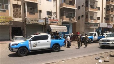 مدير عام البريقة يشدد على استمرار حملة ضبط المحال التجارية المتخلفة عن سداد رسوم المهن السنوية