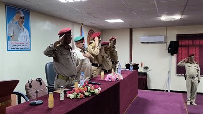 قيادة القوات البرية الجنوبية تُكرم الدفعة الأولى ضباط كلية زايد العسكرية
