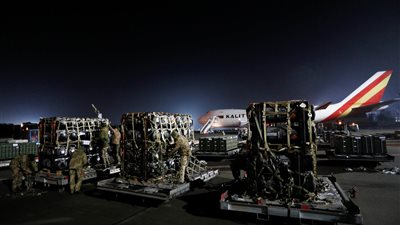 أمريكا ترسل حزمة مساعدات عسكرية جديدة بقيمة 225 مليون دولار لأوكرانيا