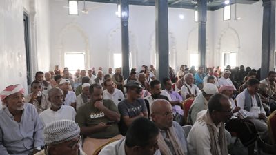 رئيس تنفيذية انتقالي حضرموت يلتقي عددا من الشخصيات الاجتماعية والسياسية والنضالية بغيل باوزير