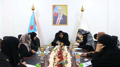 هيئة المرأة تناقش مستجدات الساحة وتحذر من ظاهرة زواج القاصرات