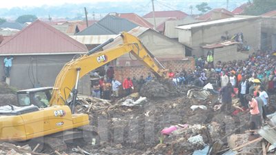 مصرع 18 في انهيار مكب للنفايات في أوغندا