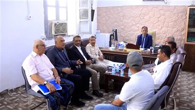 اجتماع بحضرموت يناقش إجراءات مواجهة التأثيرات المحتملة للموجة المدارية 