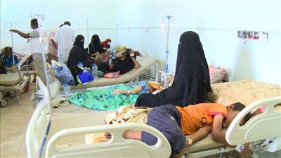 بعد ارتفاع معدل الإصابات بالكوليرا.. مدير صحة تبن بلحج يحذر من خطورة تدفق النازحين من مناطق الحوثي للمديرية 