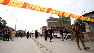 إصابة 5 أشخاص بانفجار استهدف سيارة شرطة في باكستان