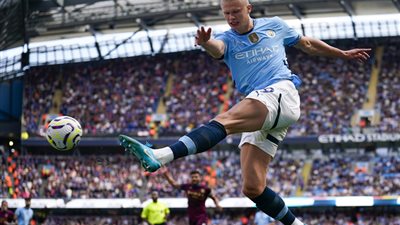 هالاند يواصل كتابة التاريخ في الدوري الإنجليزي