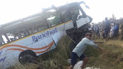 مصرع 34 راكبًا في حادثتي حافلتين بباكستان