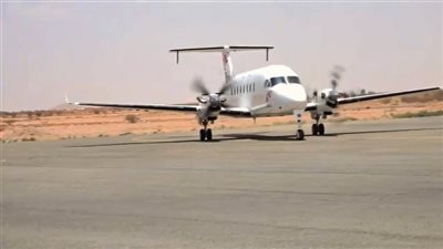 محافظ شبوة يرحب بإعادة تشغيل مطار عتق الدولي ويطالب بفتح وجهات دولية