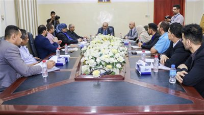 اجتماع بالعاصمة عدن يناقش سير أداء وخطط ومشاريع وزارة الاتصالات والمؤسسات التابعة لها