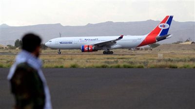 الحوثي وطيران اليمنية.. استغلال جهود التهدئة لتهريب الأموال وقيادات المليشيا 