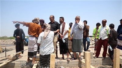 تواصل أعمال التدخل الطارئ لحماية جسور وادي بنا بأبين