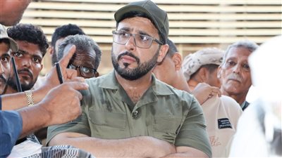 السقاف يبحث ارتفاع أسعار الأسماك في المعلا ويقترح حلولًا لضبط السوق