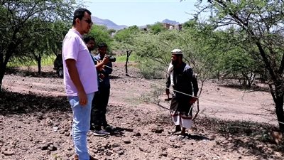 تسليم موقع بناء مركز الأمومة والطفولة في الأزارق بالضالع 