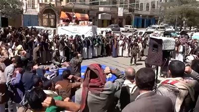 سيطرة مليشيا الحوثي على القطاع المصرفي.. خطر يهدد البنوك بالإفلاس 