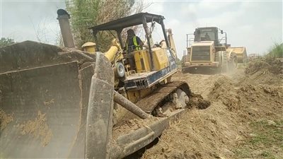 محافظ أبين يدشن استكمال شق طريق الحصن سد حسان