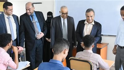 أكثر من 800 طالب يتنافسون على مقاعد كلية الحاسوب بجامعة عدن